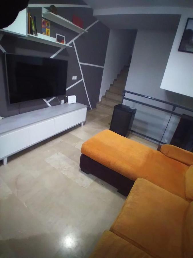 Japi Duplex Apartment Лусена Екстериор снимка