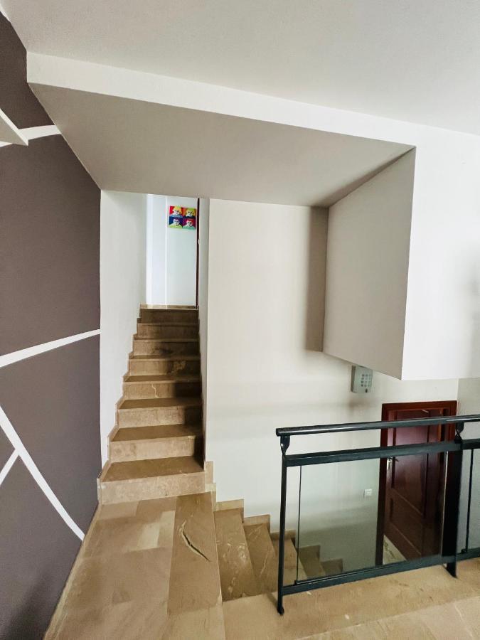 Japi Duplex Apartment Лусена Екстериор снимка